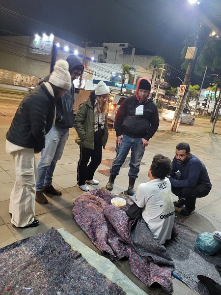 Morador de rua atendido pelo projeto